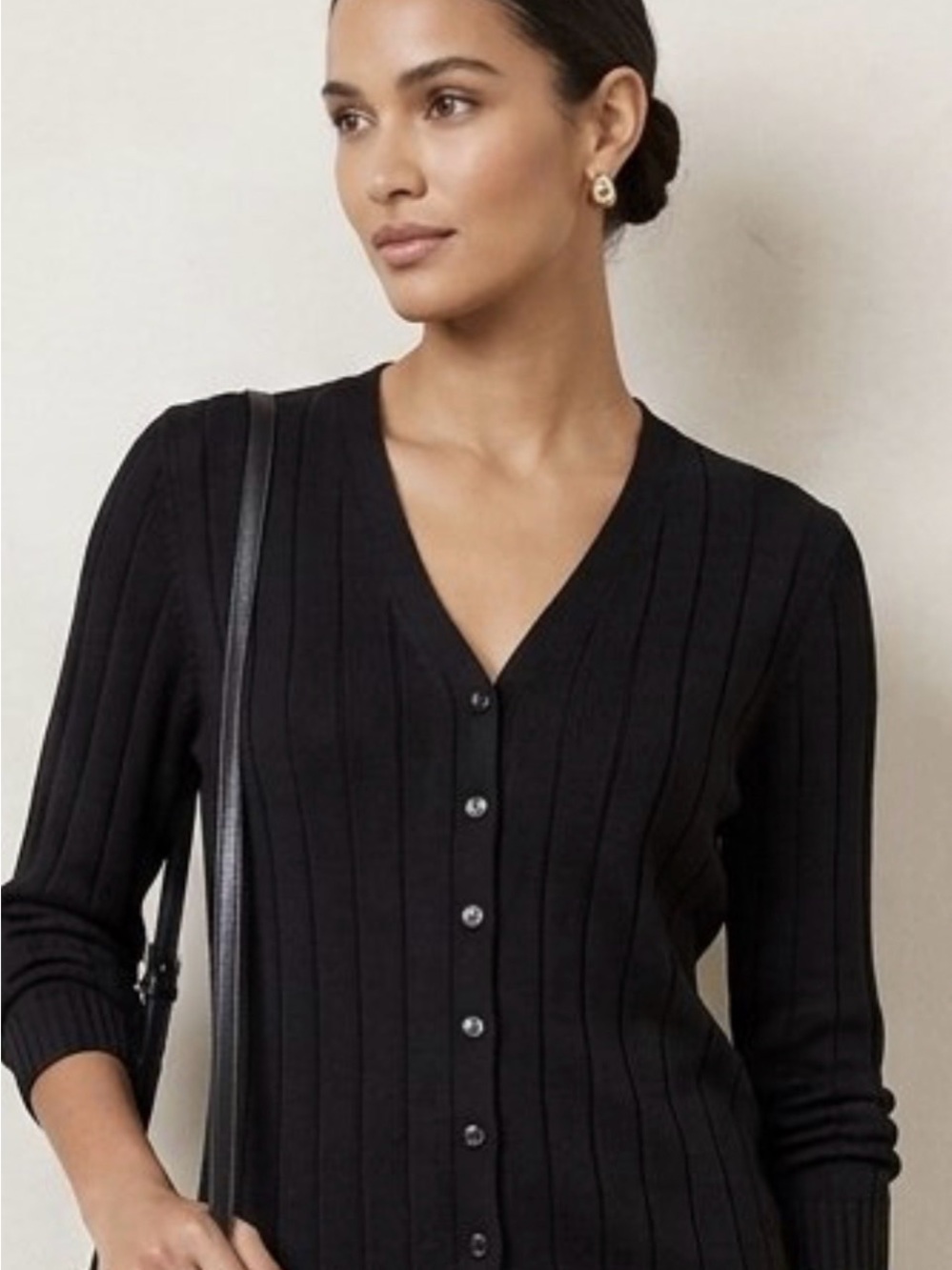August Silk Black Wide Ribbed V-Neck Cardigan Sweater Size M